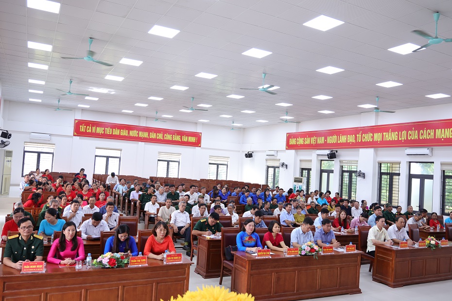 HỘI NGHỊ CÔNG BỐ CÁC QUYẾT ĐỊNH VỀ TỔ CHỨC BỘ MÁY, CÔNG TÁC CÁN BỘ; SƠ KẾT CÔNG TÁC 6 THÁNG ĐẦU NĂM, TRIỂN KHAI NHIỆM VỤ 6 THÁNG CUỐI NĂM 2026