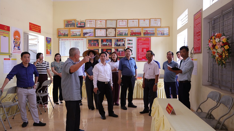 Lãnh đạo Đảng ủy – HĐND – UBND - UBMTTQ Việt Nam xã Gia Hưng kiểm tra công tác chuẩn bị bầu cử, hướng tới Ngày hội toàn dân 15/3