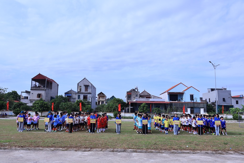 SÔI NỔI KHAI MẠC GIẢI BÓNG ĐÁ NHI ĐỒNG XÃ GIA HƯNG NĂM 2026