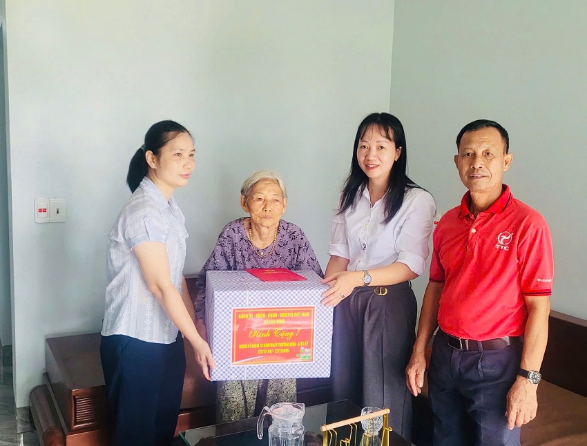 Hoạt động thiết thực hướng tới kỷ niệm 78 năm ngày Thương bình- Liệt sĩ tại xã Gia Hưng, tỉnh Ninh Bình