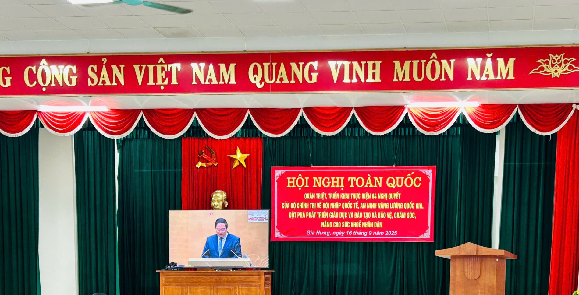 Hội nghị toàn quốc quán triệt, triển khai thực hiện 4 Nghị quyết của Bộ Chính trị